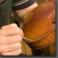 Reparatur und Restauration von Streichinstrumenten